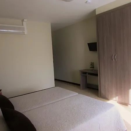 Konukevi Bassalis Pals